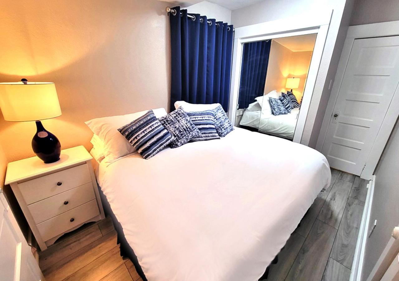 Beautiful Guesthouse, Sleeps 4 - Kitchen, Private Laundry, Ac, Parking, 65' Tv, Close To Stores, Restaurants & Beach Long Beach Buitenkant foto
